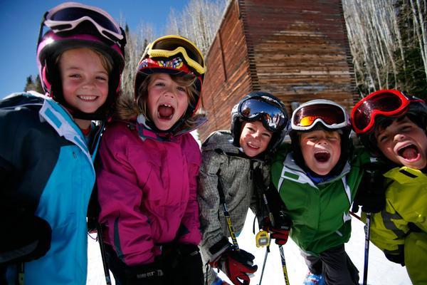 Kids Skiing